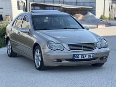 EMSALSİZ C200 SUNROFF AVANTGARDE FULL DONANIM BENZİNLİ
