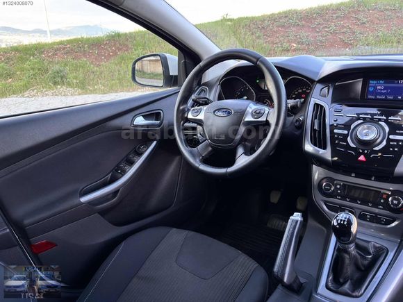 FORD FOCUS 1.6 TİTANİUM SMART PAKET HATASIZ BOYASIZ