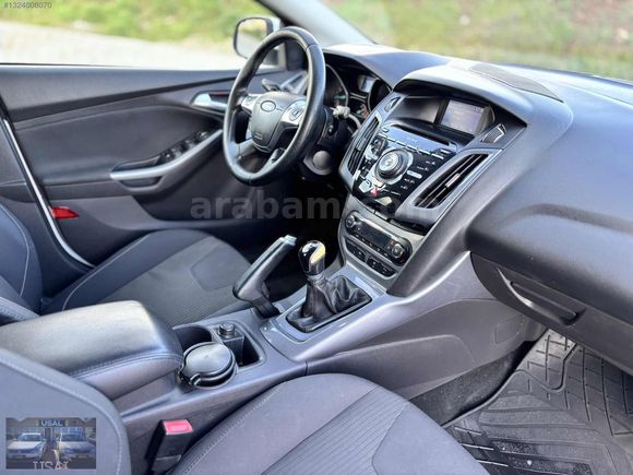 FORD FOCUS 1.6 TİTANİUM SMART PAKET HATASIZ BOYASIZ
