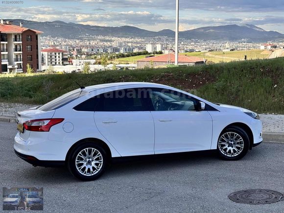 FORD FOCUS 1.6 TİTANİUM SMART PAKET HATASIZ BOYASIZ