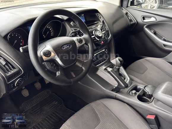 FORD FOCUS 1.6 TİTANİUM SMART PAKET HATASIZ BOYASIZ