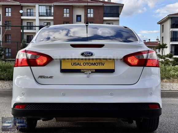 FORD FOCUS 1.6 TİTANİUM SMART PAKET HATASIZ BOYASIZ
