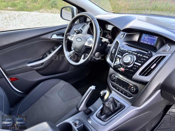 FORD FOCUS 1.6 TİTANİUM SMART PAKET HATASIZ BOYASIZ