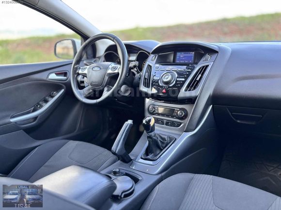 FORD FOCUS 1.6 TİTANİUM SMART PAKET HATASIZ BOYASIZ