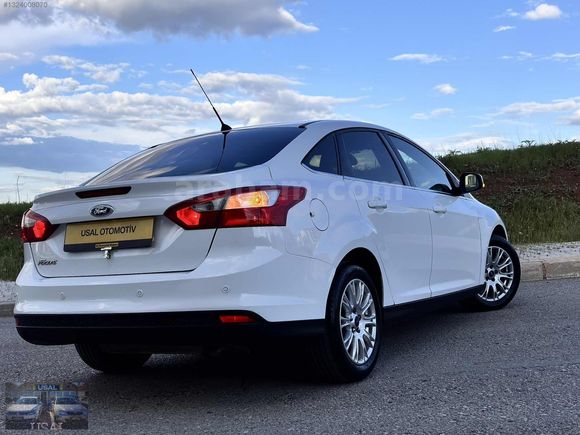 FORD FOCUS 1.6 TİTANİUM SMART PAKET HATASIZ BOYASIZ