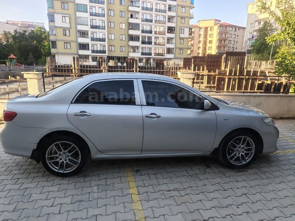 Sahibinden Toyota Corolla 1.4 D-4D Class 2009 Model  306.000 km Gri (Gümüş)