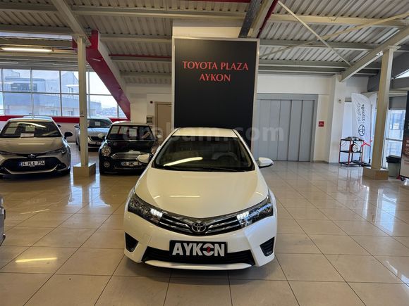 2015 TOYOTA COROLLA 1.33 LIFE
