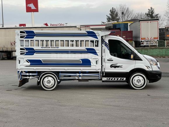 Galeriden Ford Trucks Transit 350 M Batman