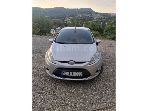 Sahibinden Ford Fiesta 1.4 Titanium 2010 Model
