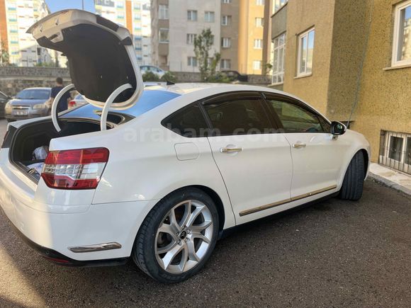 Sahibinden Citroen C5 1.6 e-HDi Dynamique 2011 Model  198.800 km Beyaz