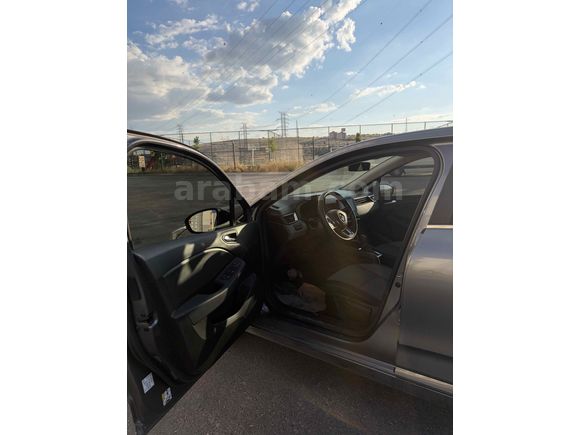 Sahibinden Renault Clio 1.0 TCe Evolution 2023 Model 