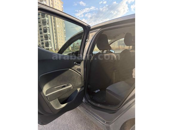 Sahibinden Renault Clio 1.0 TCe Evolution 2023 Model 