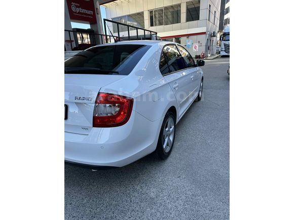 Sahibinden Skoda Rapid 1.6 CR TDI Elegance 2013 Model 