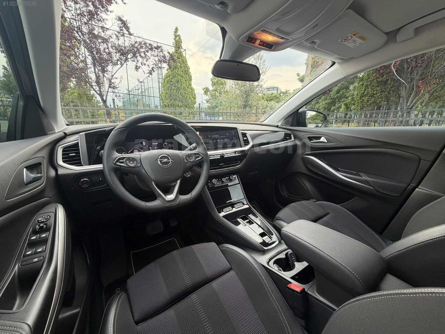 Galeriden Opel Grandland 1.2 T GS 2024 Model Denizli 36.200 km Gri 3