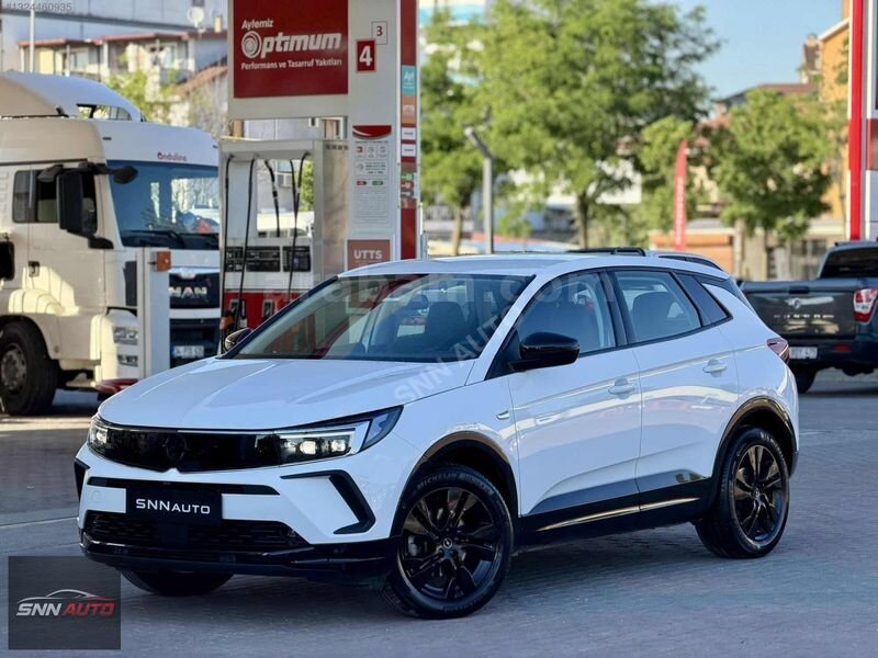 Galeriden Opel Grandland 1.2 T GS 2024 Model Kocaeli 28.270 km Beyaz