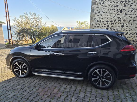 Sahibinden Nissan X-Trail 1.6 dCi Platinum Premium 2018 Model Trabzon 167.000 km Siyah