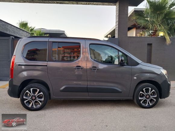 2023 FİAT DOBLO 1.5 PREMİUM PLUS OTOMATİK CAM TAVANLI