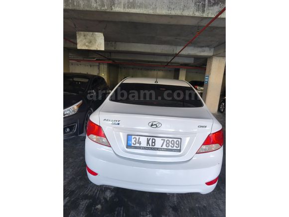 Sahibinden Hyundai Accent Blue 1.6 CRDI Mode 2017 Model