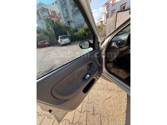 Sahibinden Renault Clio 1.2 Authentique 2004 Model 