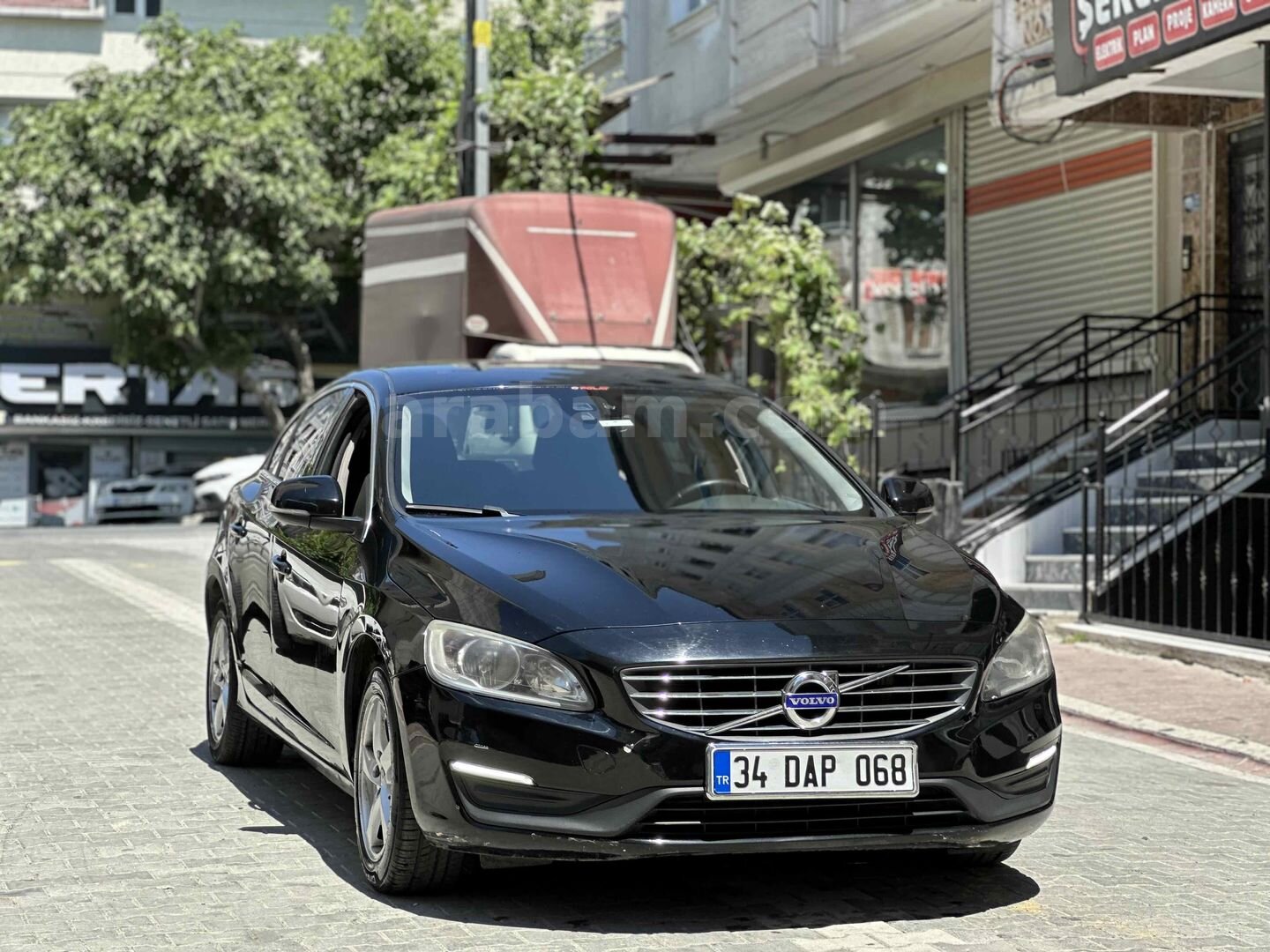 Galeriden Volvo S60 1.5 T3 R-Design 2016 Model İstanbul 180.000 km Siyah 6