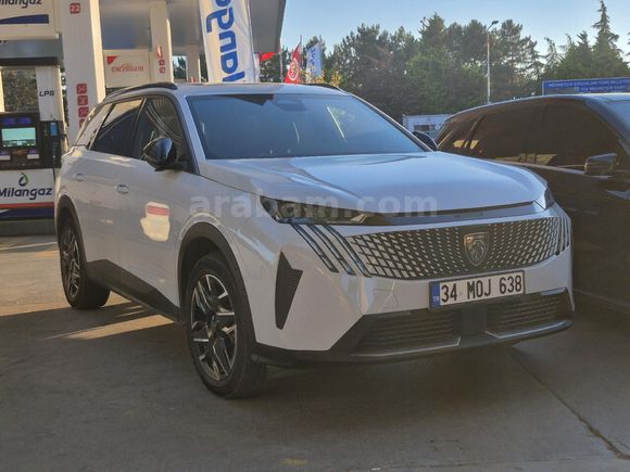 Peugeot 5008 1.2 Hybrid 7 Koltuk Suv Allure 2024 Model  18.000 km Beyaz