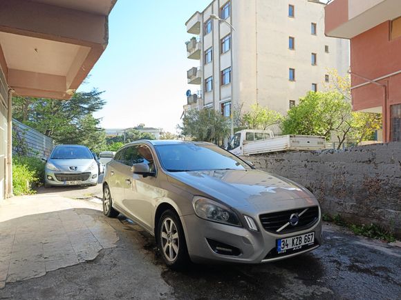 Sahibinden Volvo V60 1.6 T4 Advance 2012 Model