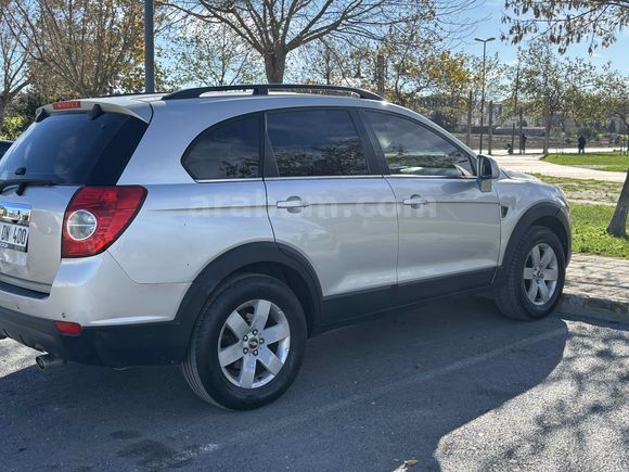 Sahibinden Chevrolet Captiva 2.0 D high 2009 Model  300.000 km Gri