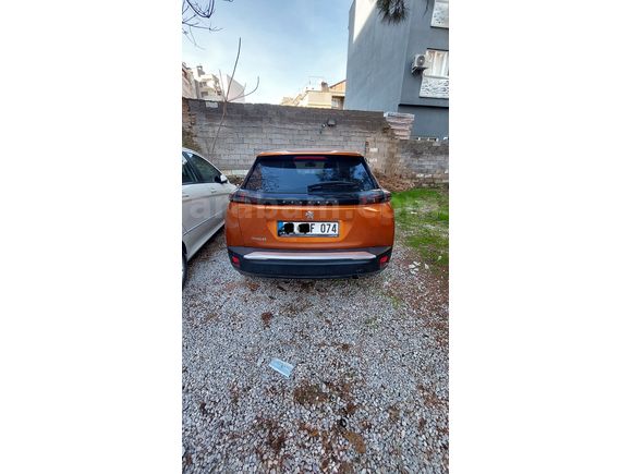 Peugeot 2008 1.2 PureTech Active Dynamic 2020 manuel