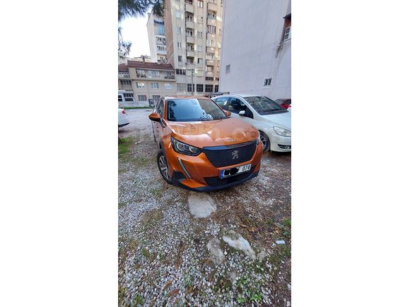 Peugeot 2008 1.2 PureTech Active Dynamic 2020 manuel