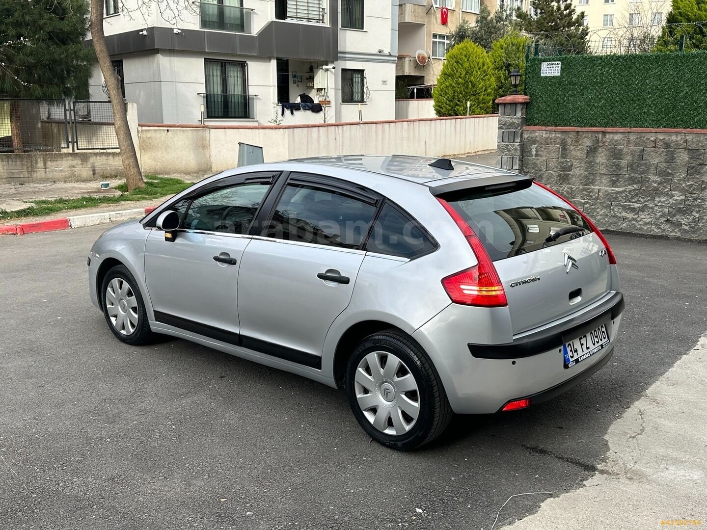Galeriden Citroen C4 1.4 SX 2010 Model İstanbul 223.000 km Gri 7