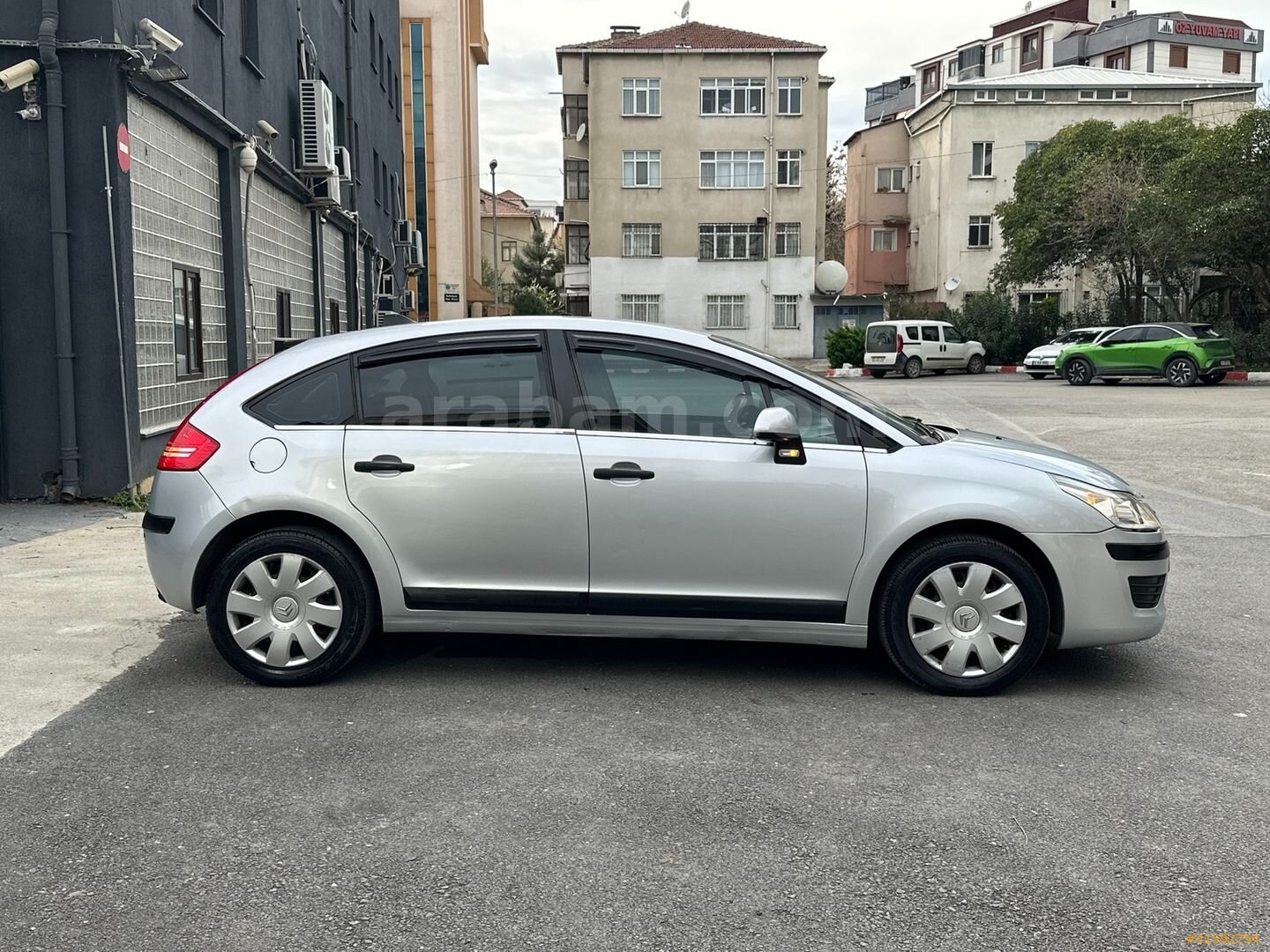 Galeriden Citroen C4 1.4 SX 2010 Model İstanbul 223.000 km Gri 5