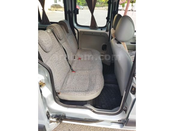 Sahibinden Renault Kangoo Multix 1.5 dCi Expression 2005 Model  250.000 km Gri
