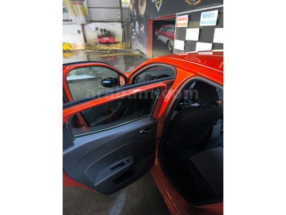 Sahibinden Renault Clio 1.0 TCe Evolution 2023 Model 