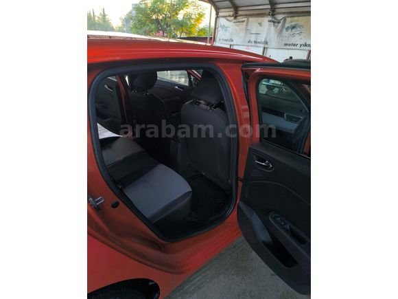 Sahibinden Renault Clio 1.0 TCe Evolution 2023 Model 