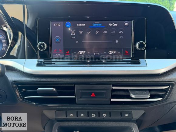 BORA MOTORS 2023 CONNECT 2.0EcoBlue TİTANİUM CAMTAVAN 32.750Km