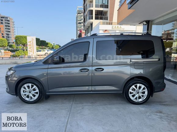 BORA MOTORS 2023 CONNECT 2.0EcoBlue TİTANİUM CAMTAVAN 32.750Km