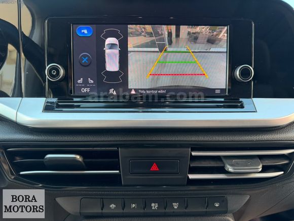 BORA MOTORS 2023 CONNECT 2.0EcoBlue TİTANİUM CAMTAVAN 32.750Km