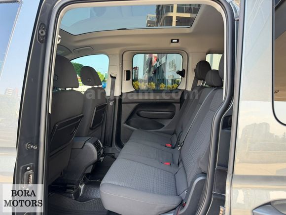 BORA MOTORS 2023 CONNECT 2.0EcoBlue TİTANİUM CAMTAVAN 32.750Km