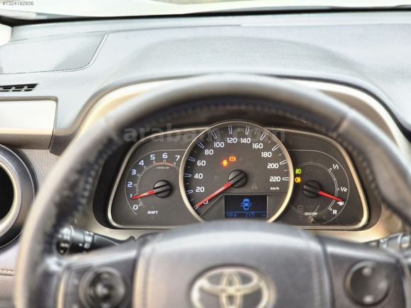 2013 MODEL 143 BİN KM'DE HATASIZ BOYASIZ TOYOTA RAV4 2.0 D-4D