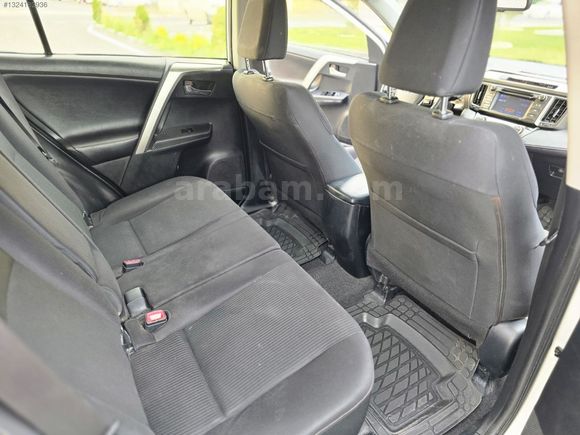 2013 MODEL 143 BİN KM'DE HATASIZ BOYASIZ TOYOTA RAV4 2.0 D-4D