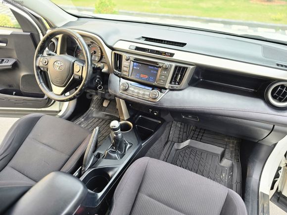 2013 MODEL 143 BİN KM'DE HATASIZ BOYASIZ TOYOTA RAV4 2.0 D-4D
