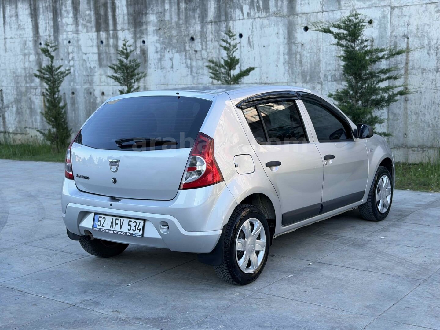 Galeriden Dacia Sandero 1.2 Ambiance 2012 Model Ordu 330.000 km Gri (Gümüş) 7