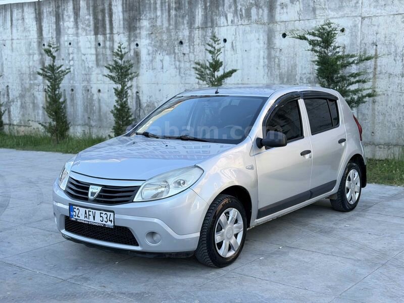 Galeriden Dacia Sandero 1.2 Ambiance 2012 Model Ordu 330.000 km Gri (Gümüş)