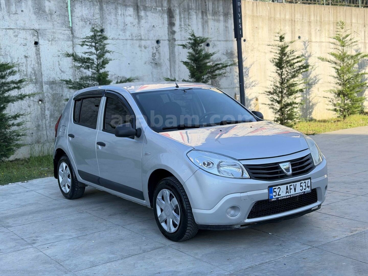 Galeriden Dacia Sandero 1.2 Ambiance 2012 Model Ordu 330.000 km Gri (Gümüş) 3