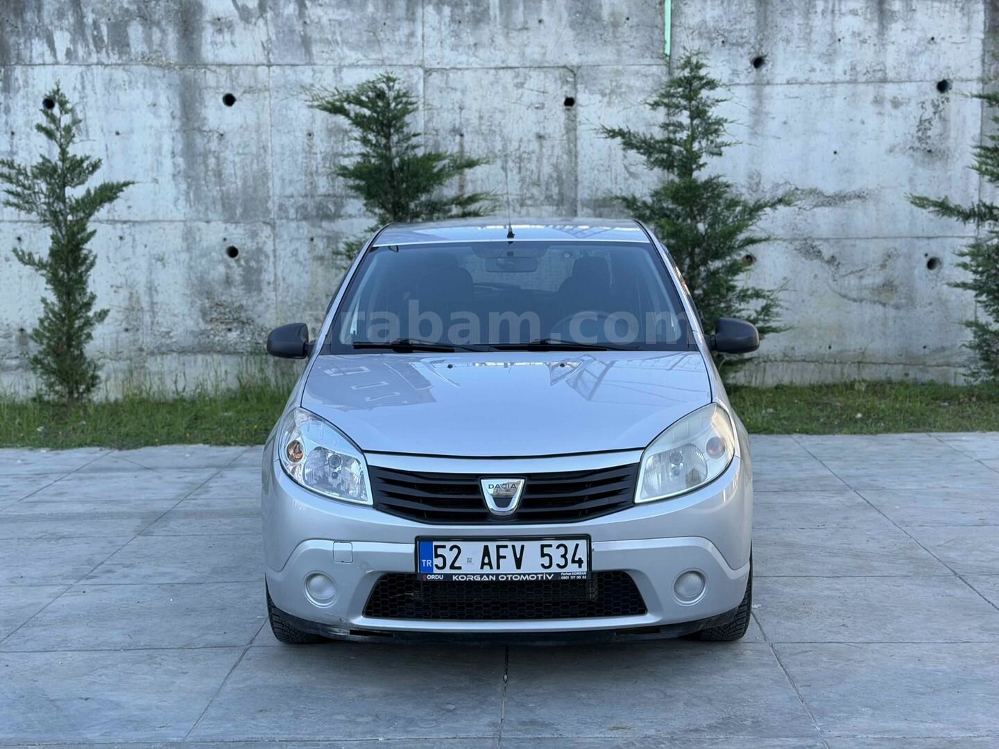 Galeriden Dacia Sandero 1.2 Ambiance 2012 Model Ordu 330.000 km Gri (Gümüş) 2