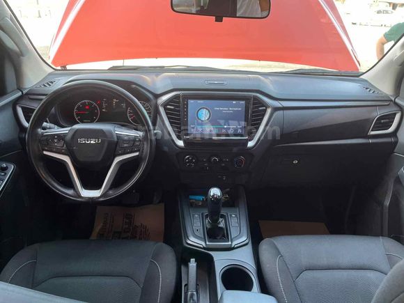 Sahibinden Isuzu D-Max 1.9 D 4x2 V-Life 2021 Model 