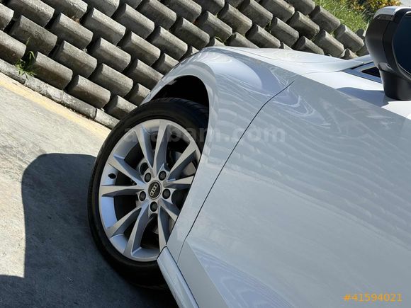 ÜNALAN | 2025 AUDİ A3 35 TFSİ ADVANCED - 6.300 KM | HATASIZ