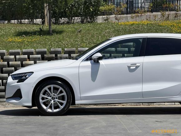 ÜNALAN | 2025 AUDİ A3 35 TFSİ ADVANCED - 6.300 KM | HATASIZ