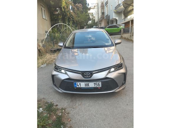 Sahibinden Toyota Corolla 1.5 Dream 2021 Model  63.700 km Gri (Gümüş)