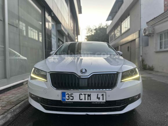 İlk Sahibinden Skoda SuperB 1.6 TDI Comfort 2017 Model İzmir Beyaz